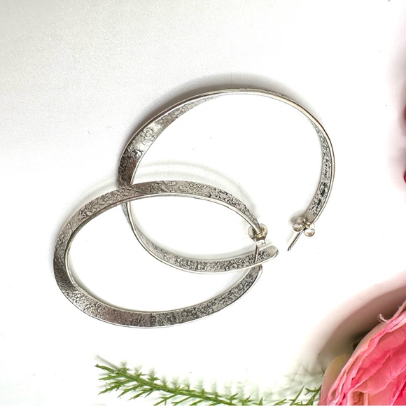 SILPADA⚜️Rare Sterling Silver “Twist Of Fate” Abstract Hoop Earrings - Picture 5 of 7